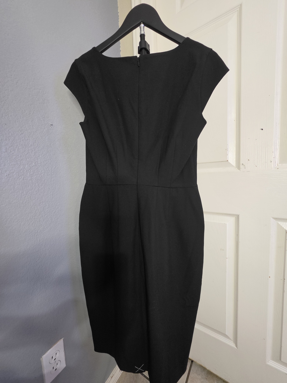 NWT Ann Taylor The Scoop Neck Sheath Dress in Bi-Stretch – Curvy Fit, Size 0 Bla - Picture 6 of 7
